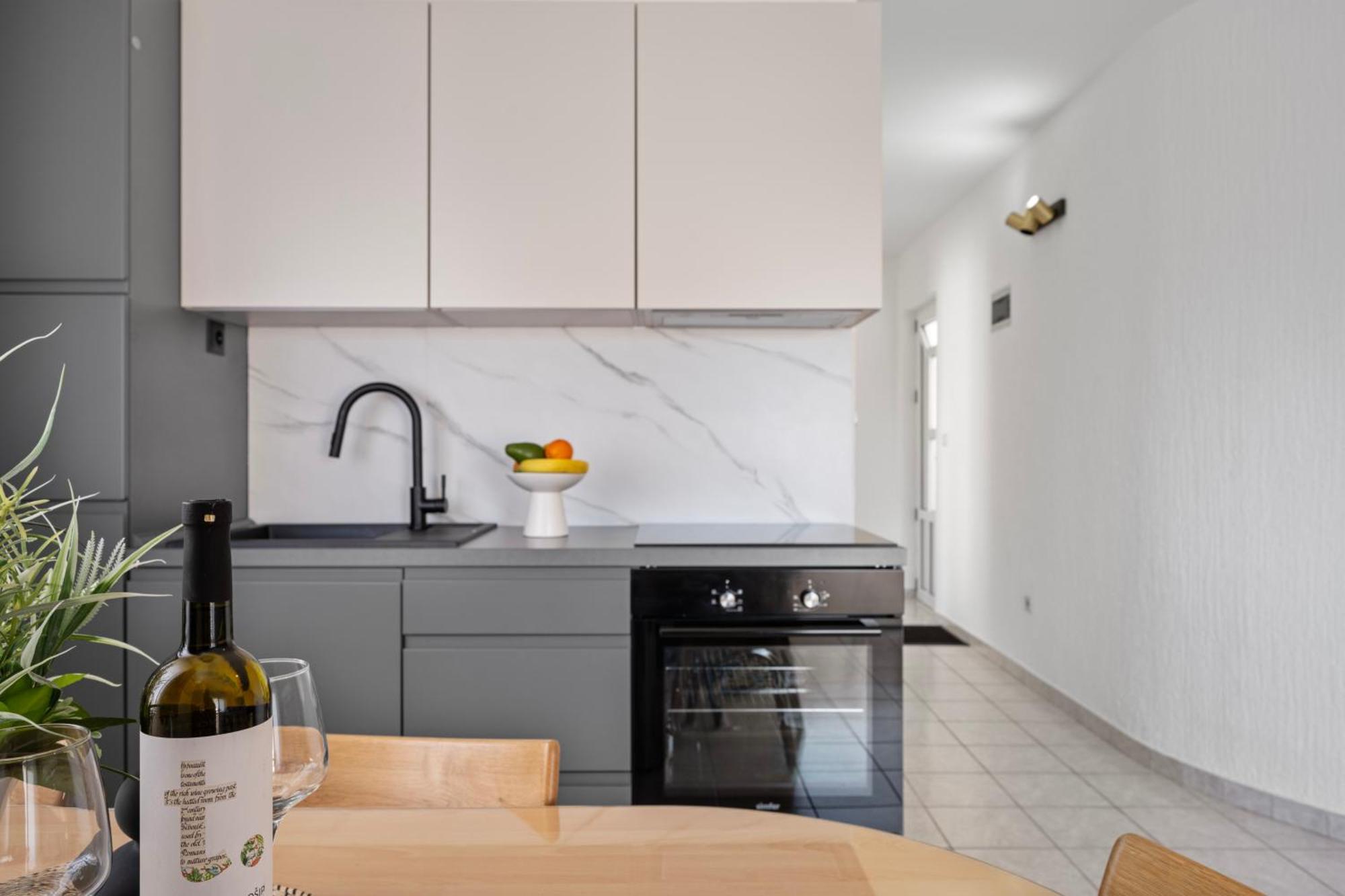 Aquarius Apartments - Beachside With Heated Pool Водице Номер фото