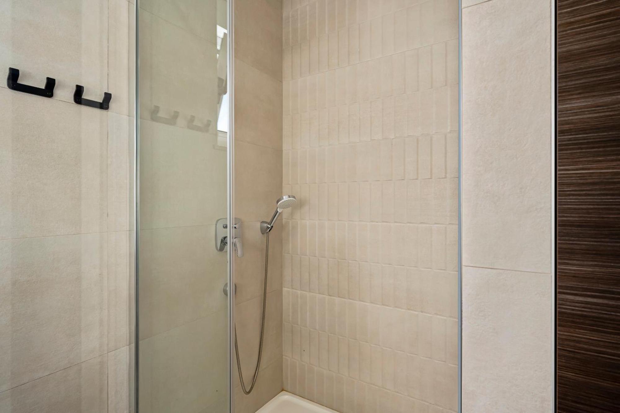 Aquarius Apartments - Beachside With Heated Pool Водице Номер фото