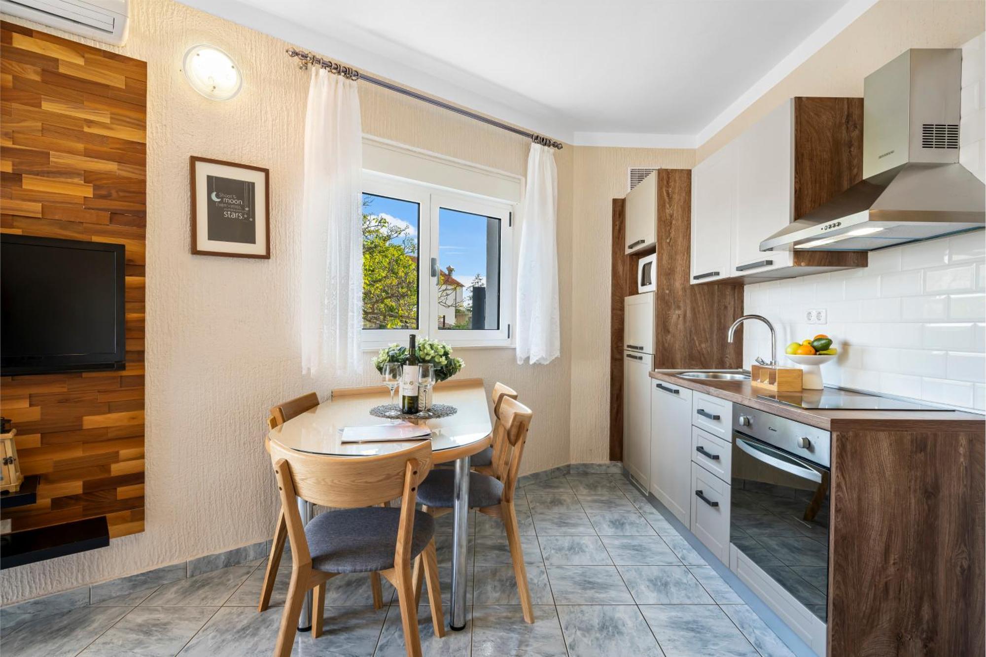 Aquarius Apartments - Beachside With Heated Pool Водице Номер фото