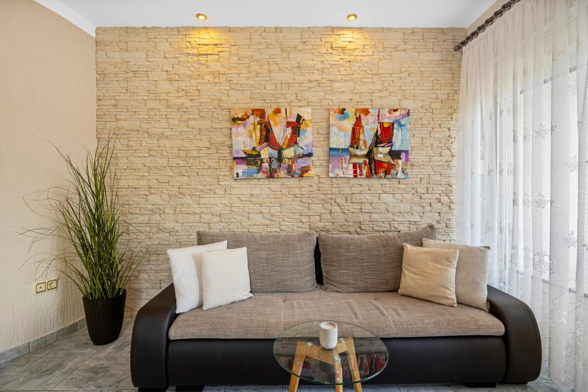 Aquarius Apartments - Beachside With Heated Pool Водице Номер фото