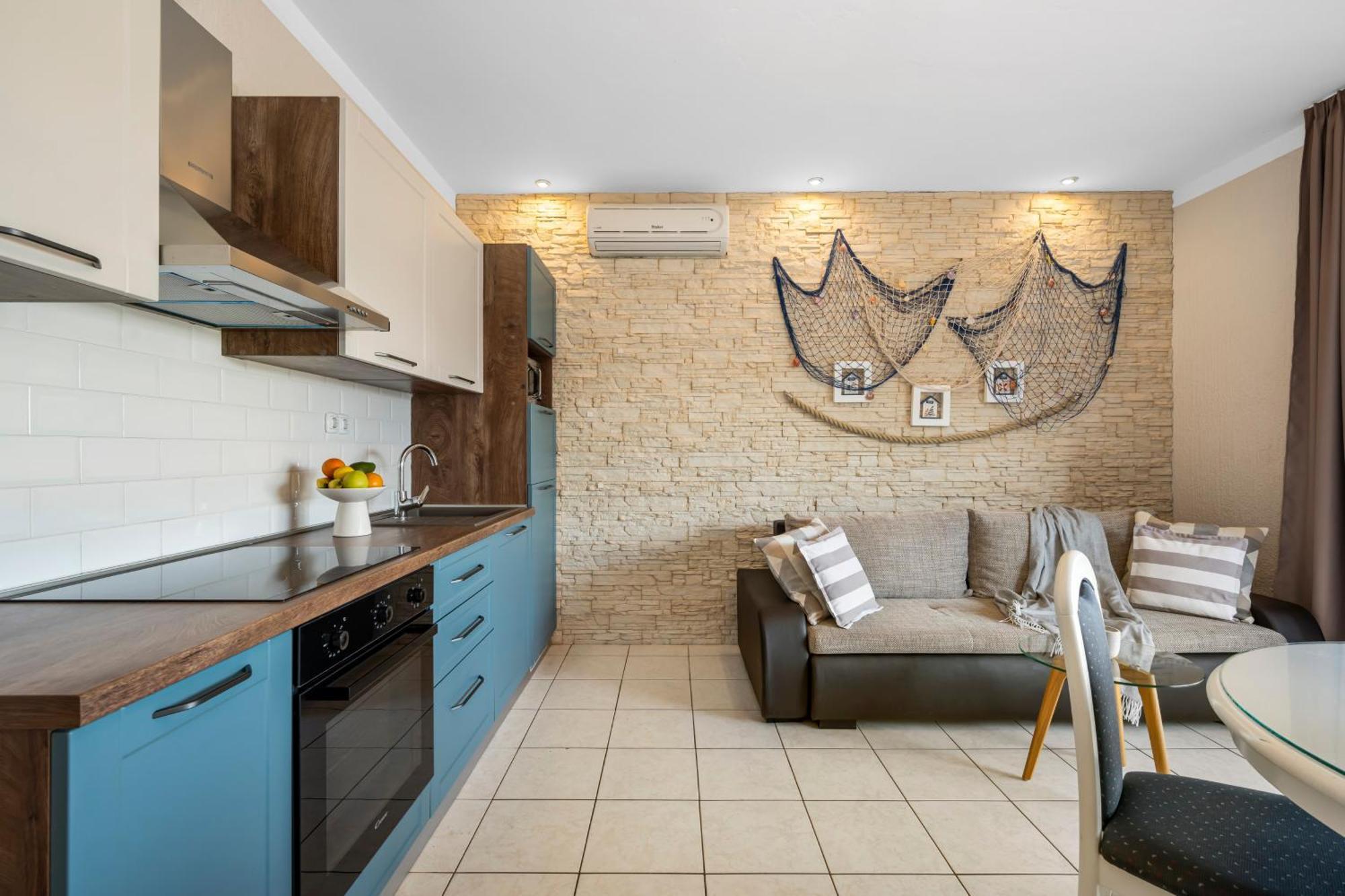 Aquarius Apartments - Beachside With Heated Pool Водице Номер фото