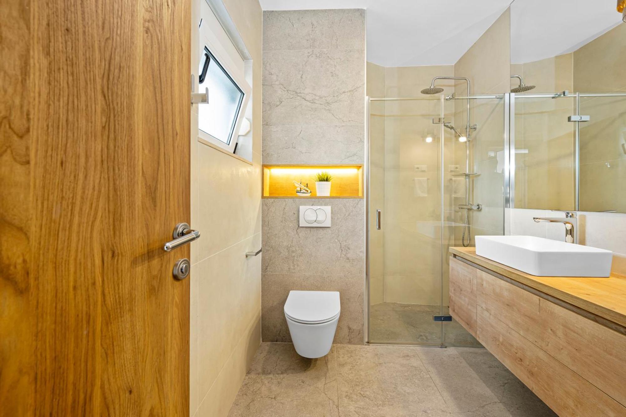Aquarius Apartments - Beachside With Heated Pool Водице Номер фото