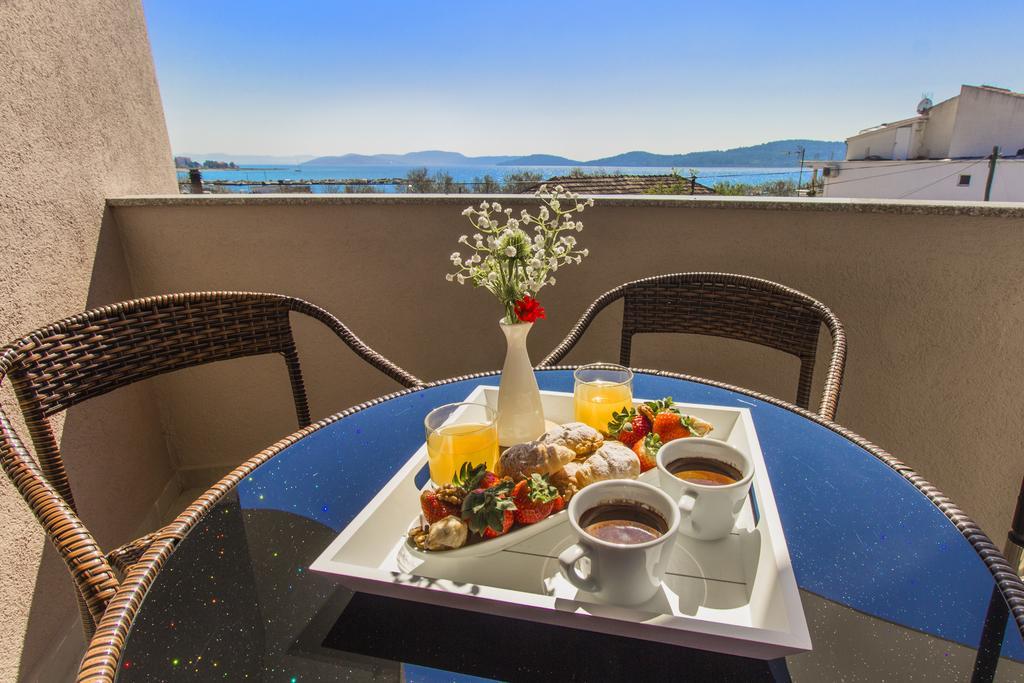 Aquarius Apartments - Beachside With Heated Pool Водице Экстерьер фото