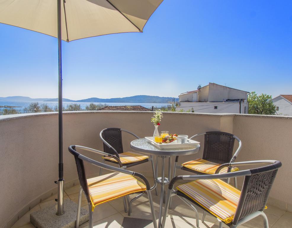 Aquarius Apartments - Beachside With Heated Pool Водице Экстерьер фото